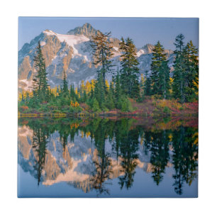 Carreau Mont Shuksan reflété dans le lac Reflection