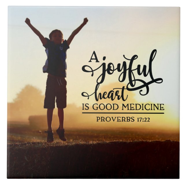 Carreau Proverbes 17:22 Un coeur joyeux est une bonne méde (Devant)
