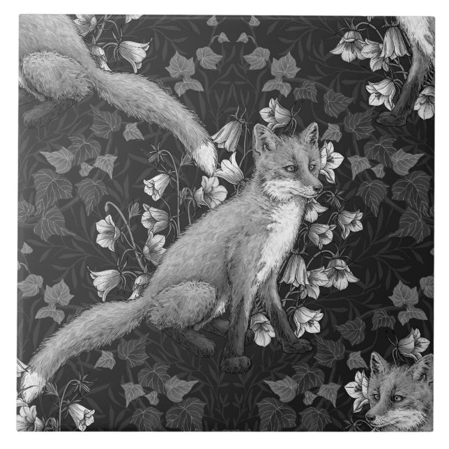 Carreau Renard, fleur et lierre, monochrome, mur argenté (Devant)