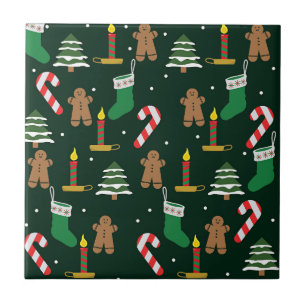 Carreau sapins de Noël avec des bonhommes en pain d'épice,