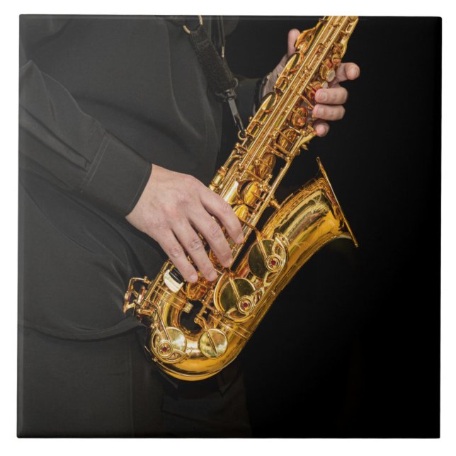 Carreau Saxophone Player mains Saxophoniste jouant du jazz (Devant)