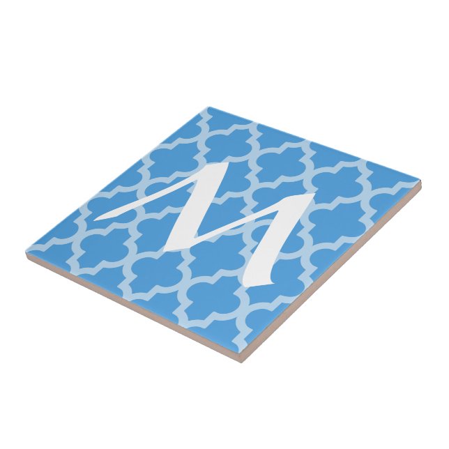 Carreau Sky Blue marocain Moods Quatrefoil avec initial (Côté)
