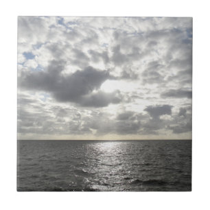 Carreau Soleil brillant à travers les nuages