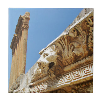 Carreau Tête de lion sculpté à Baalbek