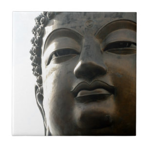 Carreau Tian Tan Bouddha Face gros plan