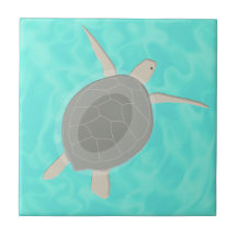 Tortue de mer mignonne dans l'océan