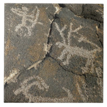 Tuile céramique de Petroglyphe