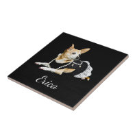 Un chien de Chihuahua mignon tan Brown et élégant