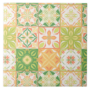 Carreaux ornés en vert et jaune