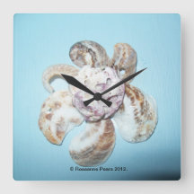 Horloge #1 (ShellFlowerOnBlue) RFPMDesigns ©️ 2012