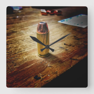 Carrée Horloge de balle