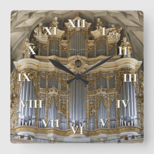 Carrée Horloge d'organe de tuyau avec les chiffres