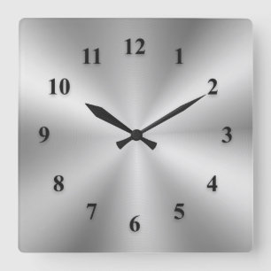 Carrée Horloge métallique argentée avec chiffres noirs
