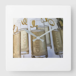 CARRÉE **MERRY CHRISTMAS "CHEERS COCKTAIL" HORLOGE