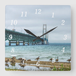 Carrée Oies Au Mighty Mac Horloge Mur