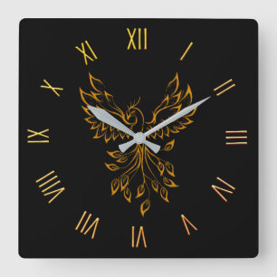 Carrée Phoenix s'élève sur une horloge noire à mur Car