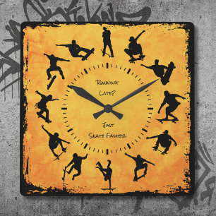 Carrée Toujours Sur Ma Planche Horloge de skateboard jaun
