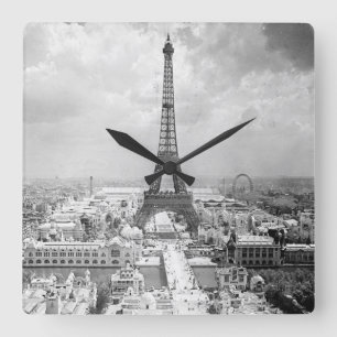 Carrée Tour Eiffel, horloge de cru de Paris France