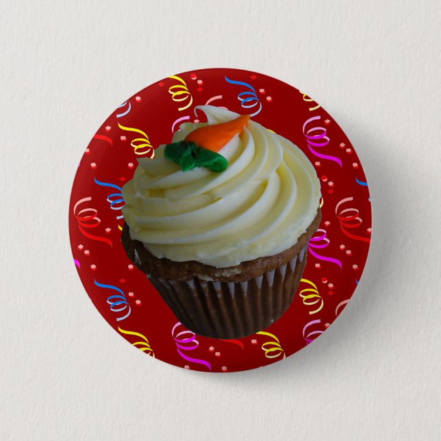 Carrot Cake Cupcake mit Confetti Button (Vorderseite)