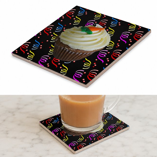 Carrot Cake Cupcake mit Confetti Fliese (Carrot Cake Cupcake with Confetti Ceramic Tile)