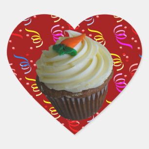 Carrot Cake Cupcake mit Confetti Herz-Aufkleber
