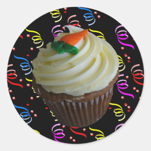 Carrot Cake Cupcake mit Confetti Runder Aufkleber