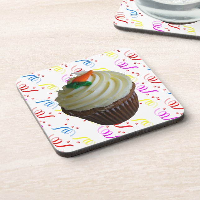 Carrot Cake Cupcake mit Confetti Untersetzer (Linke Seite)
