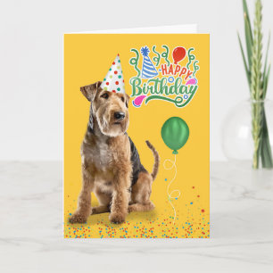 Carte Airedale Chien en Casquette de fête à l'anniversai