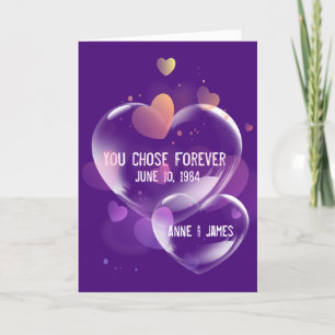Carte Anniversaire des bulles cardiaques sur le pourpre