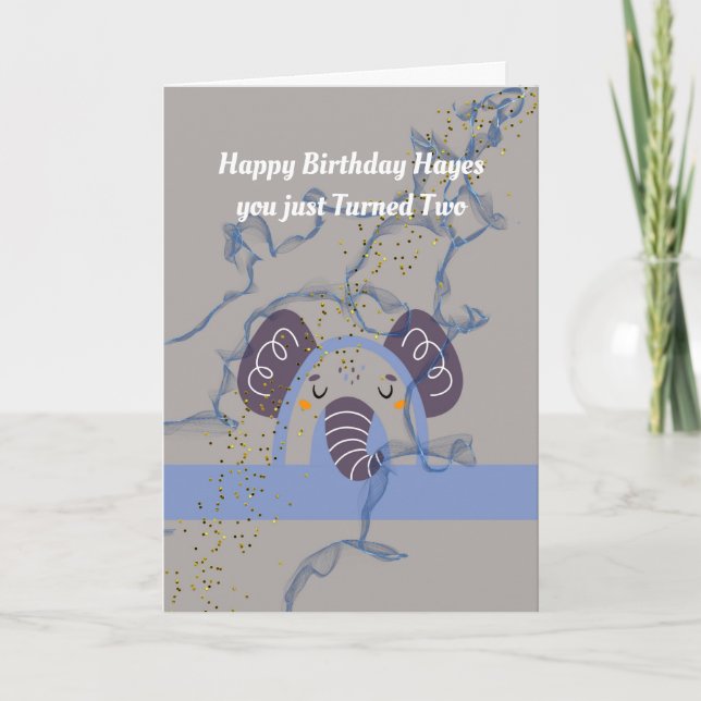 Carte Anniversaire pour deux ans. Vieux garçon avec élép (Devant)
