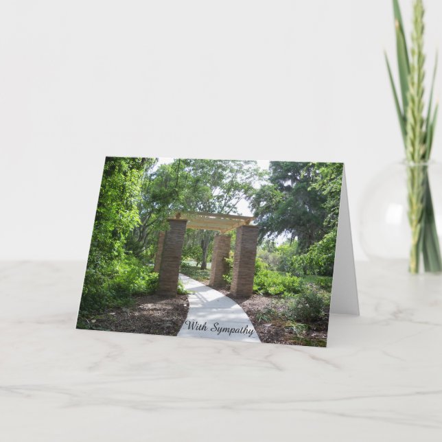 Carte Avec Sympathy photo d'une pergola solitaire sur un (Devant)