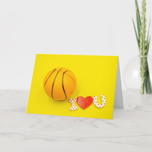 Carte Basket Je t'aime sur arrière - plan jaune. (Devant)