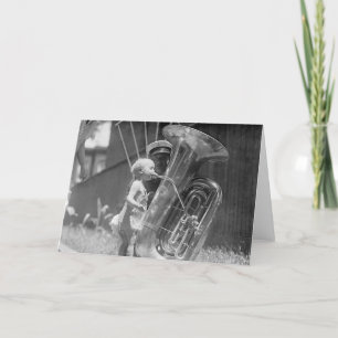 Carte Bébé jouant Tuba, 1923