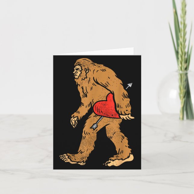 Carte Bigfoot Sasquatch Heart With Arrow Funny Valentine (Devant)