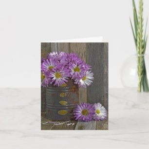 Carte Bouquet de chrysanthèmes d'automne dans une vieill