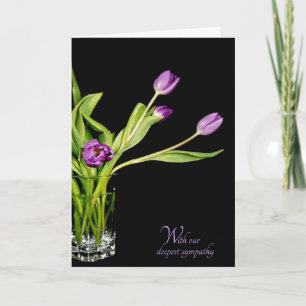 Carte bouquet de tulipe violet sur la sympathie noire