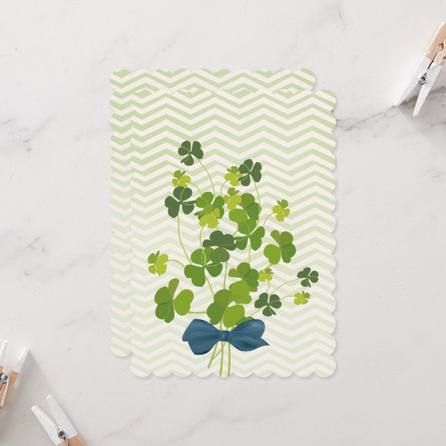 Carte bouquet shamrock, jour de st patrick (Devant/Arrière en situation)