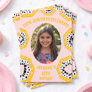 Carte Carton d'invitation d'anniversaire avec des formes