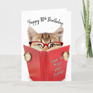 Carte Chat avec lunettes et livre rouge 70e anniversaire