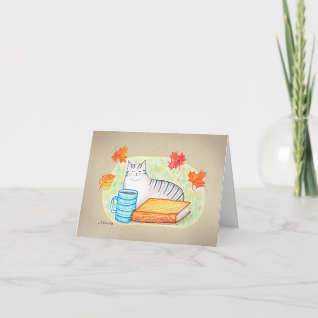 Carte Chat tigré gris d'automne avec café et livre Paix (Devant)