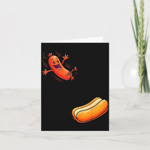 Carte Chien chaud drôle sautant dans la saucisse de pain