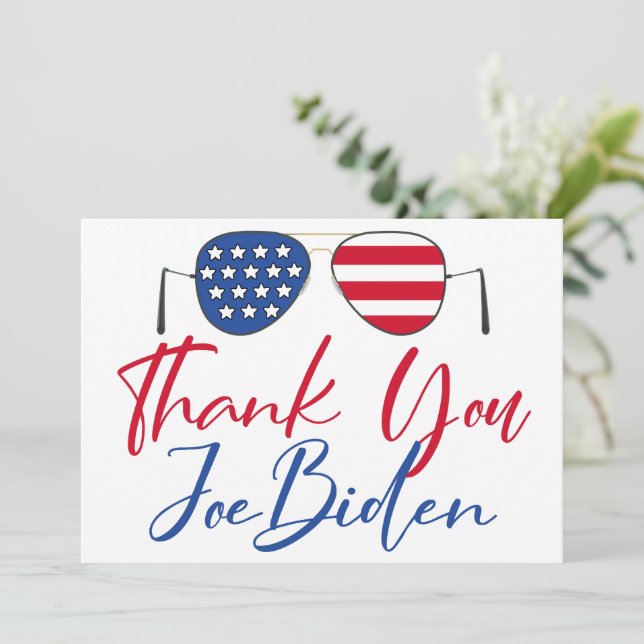 Carte commémorative Merci Joe Biden (Debout devant)