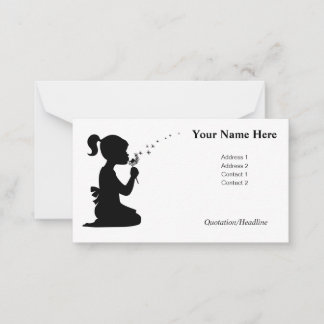 Carte Conseil Fille désirant et soufflant une fleur de pandelion