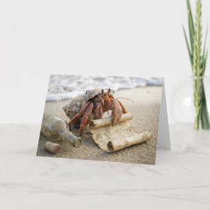 Carte Crabe ermite d'anniversaire lisant un message sur