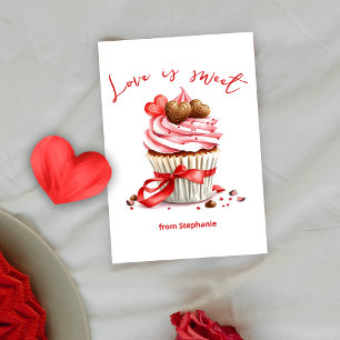 Carte Cupcake sucré au chocolat du coeur et au ruban rou