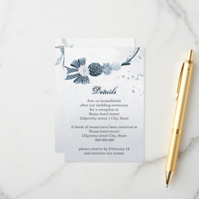 Carte D'accompagnement bleu marine poussiéreux fleurs détails botaniques (Devant/Arrière en situation)