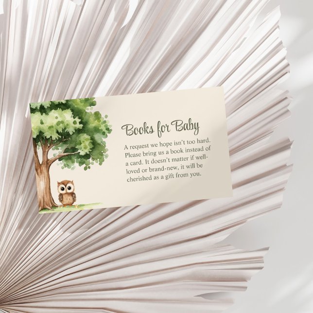 Carte D'accompagnement Boho mignonne Woodland Animaux Livres pour bébé (Boho Cute Woodland Animals Books for Baby Enclosure Card on a white palm leaf.)