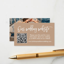 Carte D'accompagnement Brush Script Mariage Site Web QR Photo Taupe