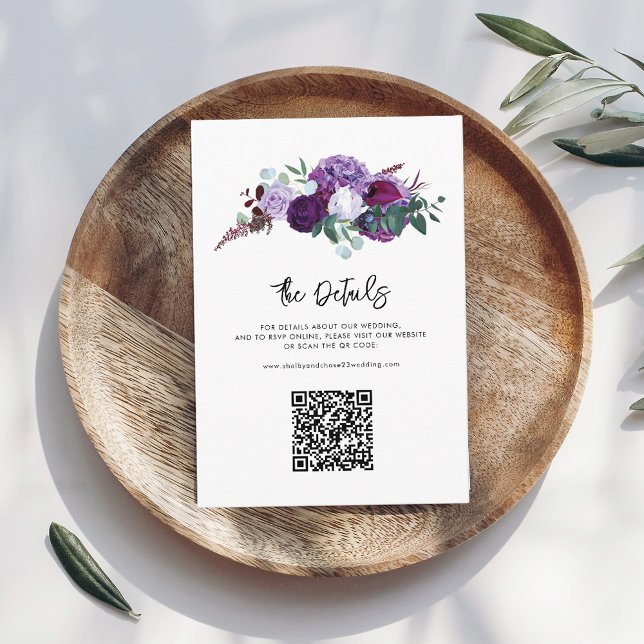 Carte D'accompagnement Détails du Mariage de script floral violet avec co (Floral Purple Elegant Wedding Details with QR Code)