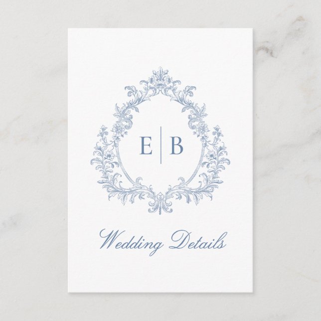 Carte D'accompagnement Dusty Blue Monogram Crest Détails du Mariage QR co (Devant)